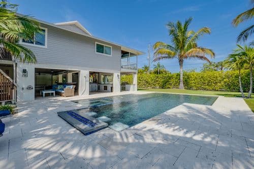 Coconut Cove - Image 1