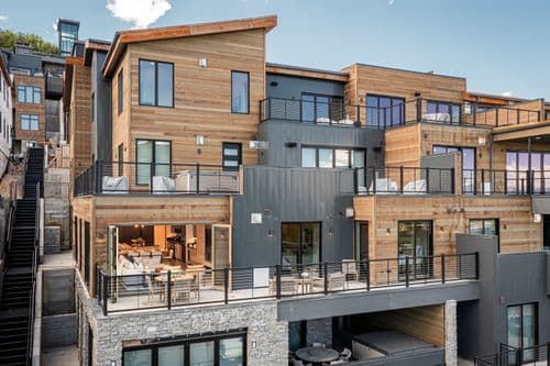 Kings Crown Condo #D203 - Image 1