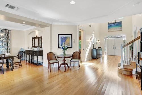 Bauhinia Home - Image 2