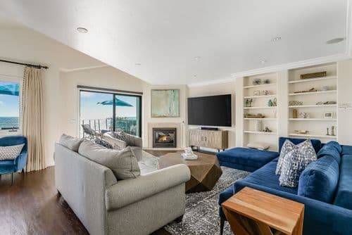 Dolphin Bluff - Image 2