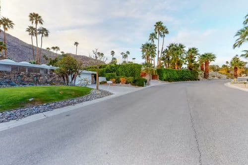 Palm Springs Style House - Image 44