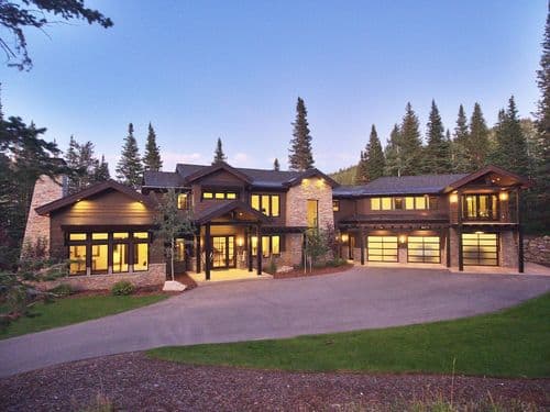 Chic Colony - Image 1