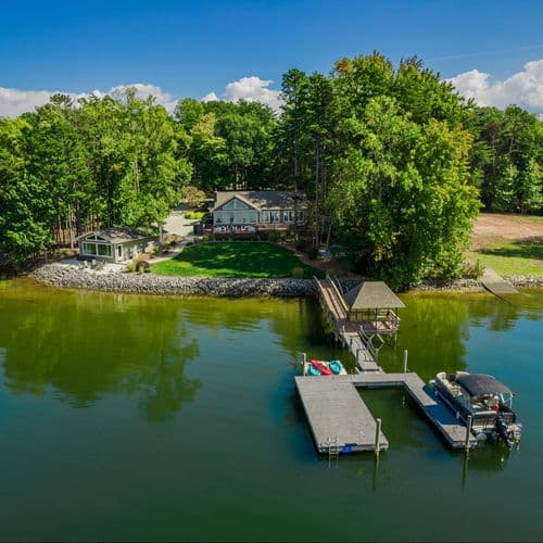 Lake Norman Hideaway - Image 1