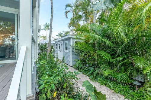 Tropical Retreat - Image 29