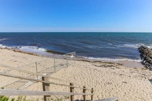 Shore House - Image 35