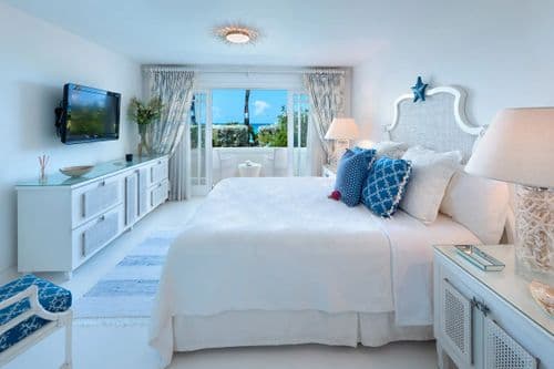 Azure Shore Retreat - Image 2