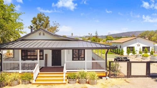 Carneros Farmhouse - Image 1