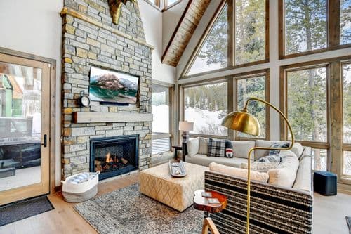 Meadow Glade Pond Chalet - Image 1