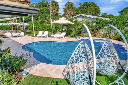 Palms and Playhouse - Image 36