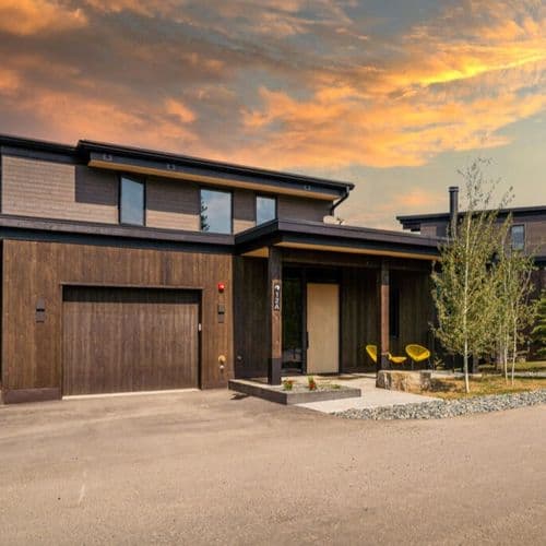 Treeline Place - Image 1