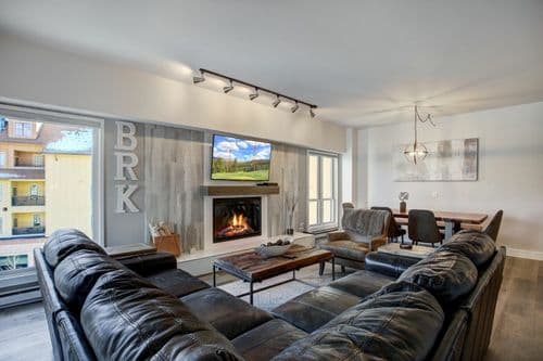 Lavish Condo - Image 2