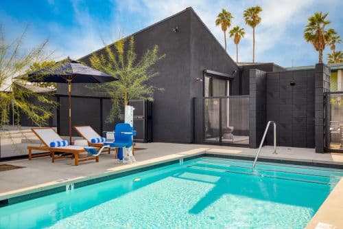 Blackhaus B6 - Image 1