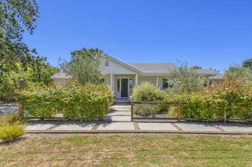 MacArthur House - Image 40