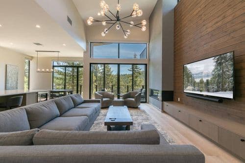 Larkspur Luxe - Image 1