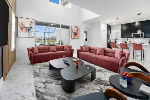 Exquisite Villa - Image 1