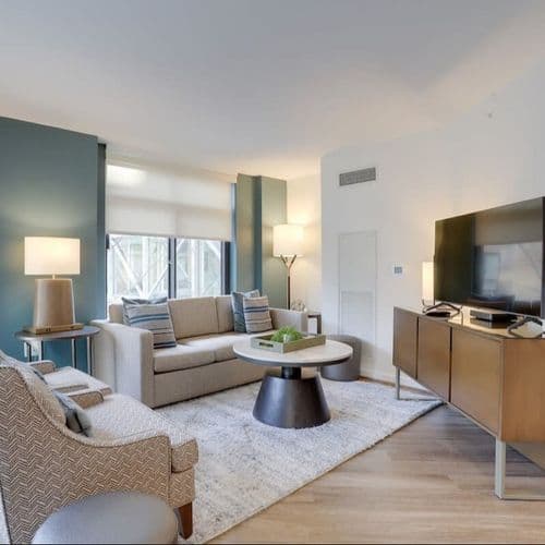 Virginia Residence - Image 1
