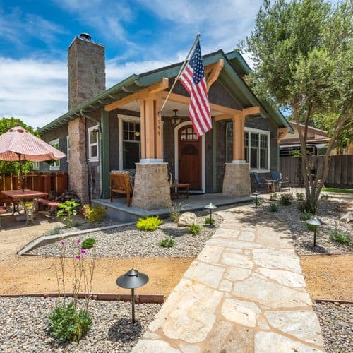 Crafty Oak Home - Image 1