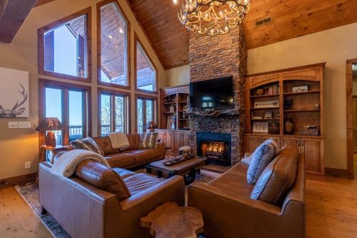 Buckhorn Lodge - Image 1