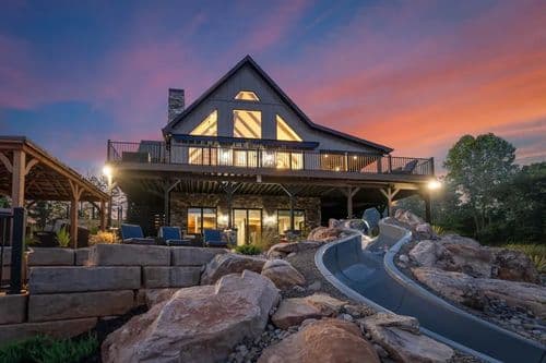 Gray Fox Lodge - Image 2