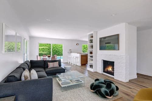 Arch House - Image 2
