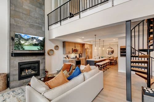 Arrow Luxury Loft #219 - Image 2
