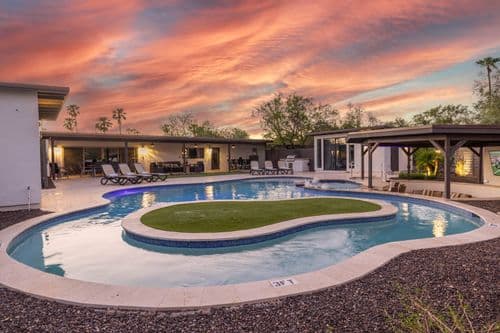 Luxe Resort Retreat - Image 1