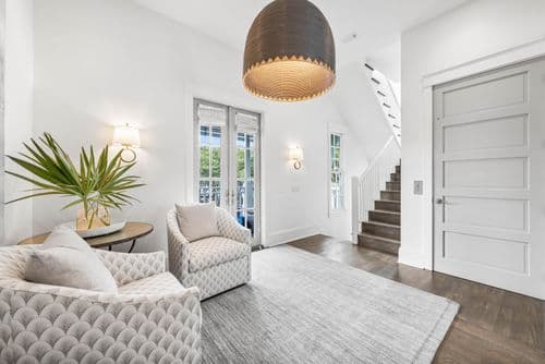 YOLO Cottage & Carriage - Image 2