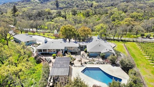 Vineyard Vista - Image 2