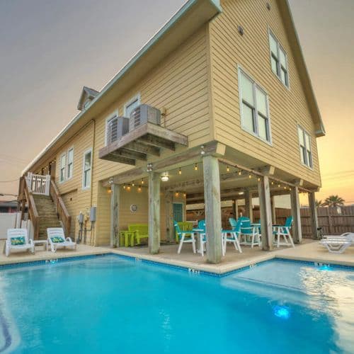 Moxy's Beach House - Image 2