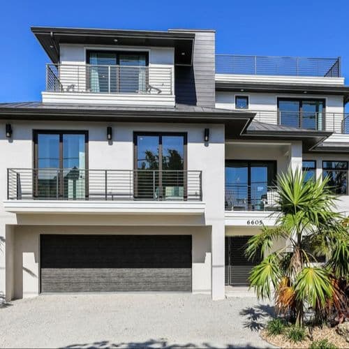 Surf-Side Beach House - Image 1