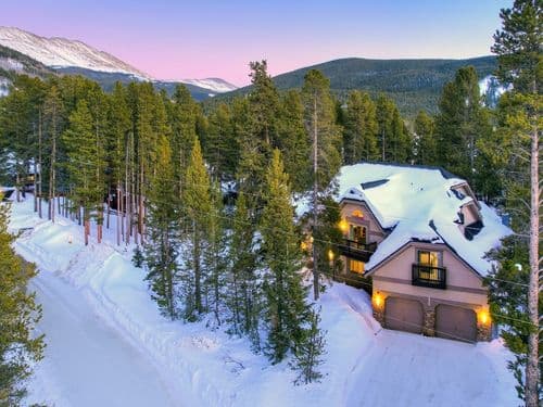 Lakeshore Luxury Chalet - Image 67