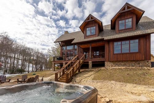 Little Cubs Cabin - Image 1