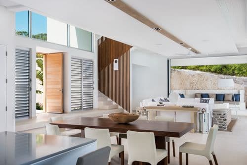 North Shore Four Bedroom Beachfront - Image 2