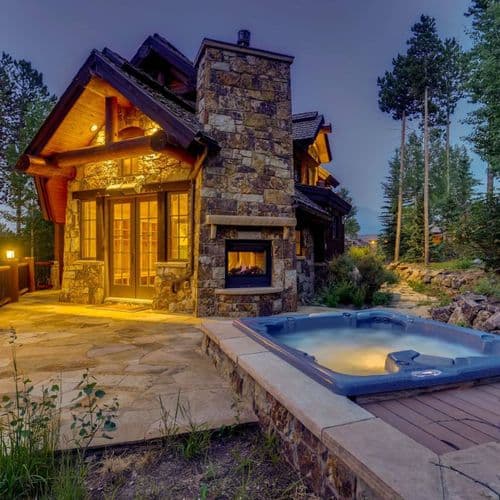 Ski Hi Lodge - Image 1