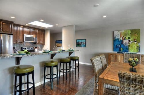 Seaview Residence - Image 2