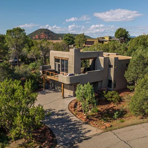 Hy View House Jacob - Image 1