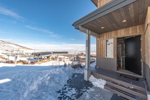 Apex Residences #2201 - Image 2