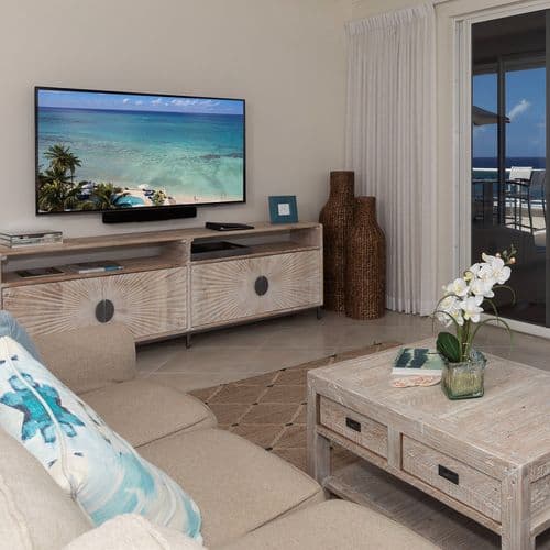Oceanfront Elegance Condo - Image 1