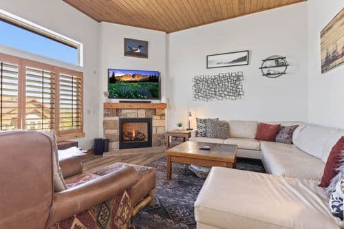 Bear Hollow Village #5595 - Image 1