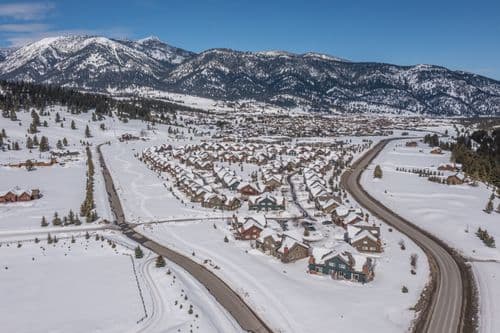 Hallmark Chalet - Image 36