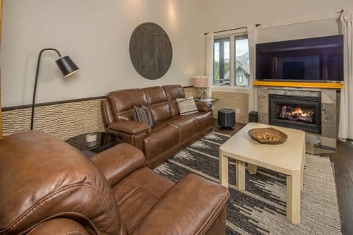 Snowline Chalet - Image 2