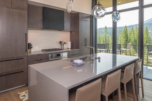 Rustic Madison Lakelodge - Image 2