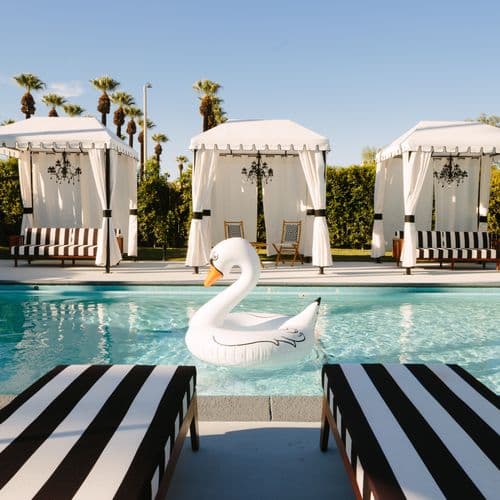 Swan Residence - Image 1