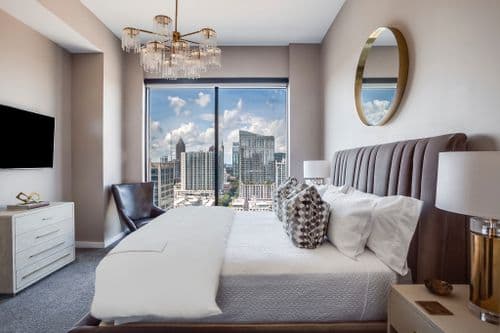 Cityscape Retreat - Image 2