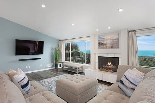 Immaculate Coastal Retreat - Image 2