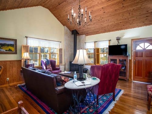 Crepe Myrtle Cottage - Image 2