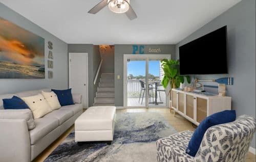 Susie Q's Beach Retreat - Image 1