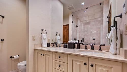 Beaver Creek Townhome - Image 9