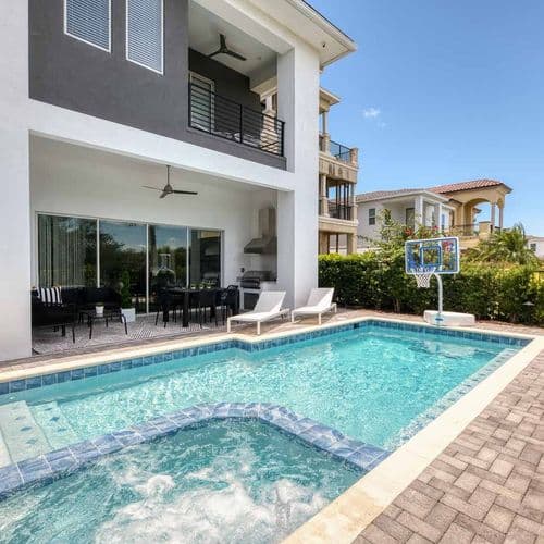 The Marvelously Mod Villa - Image 1