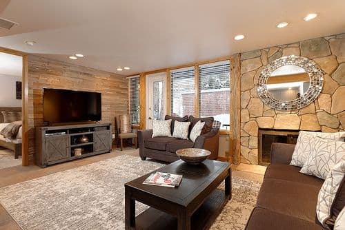 Fifth Avenue Residence #9 - Image 1
